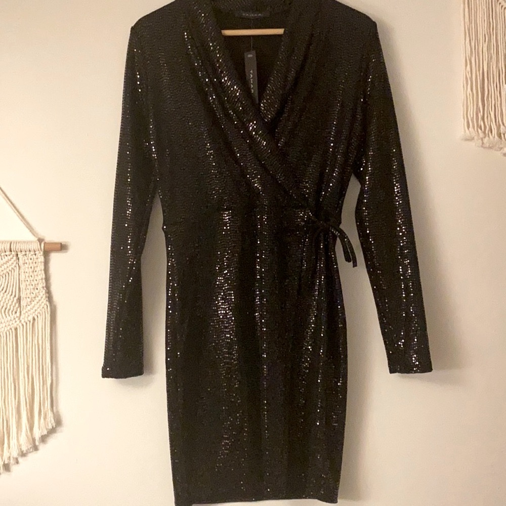 Tahari Sequin Fitted Dress🖤